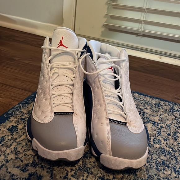 Air Jordans. Worn only a few times. No scuff marks. White, blue, grey. - Picture 4 of 5